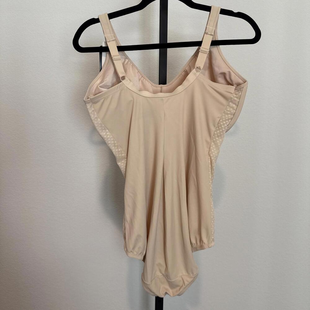 NWT Bali Body Shaper Cool Comfort Built-in Bra 42DDD Comfort-U Adjustable straps - Picture 9 of 9